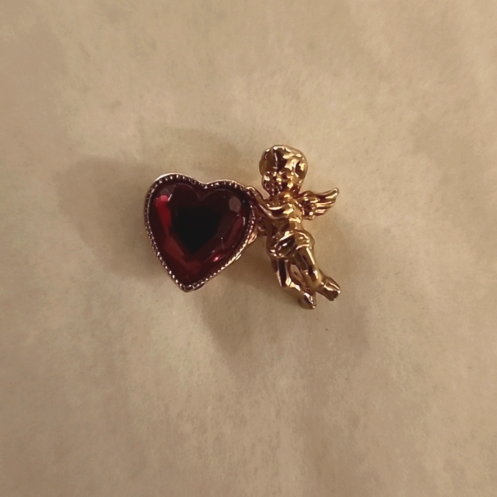 Avon cherub pin, red heart stone
